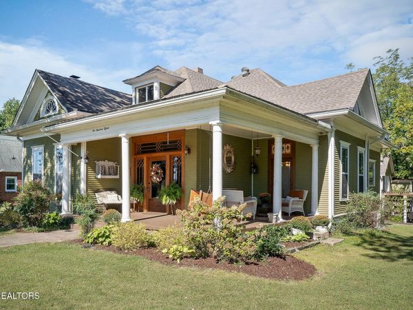 215 W Sparta St, McMinnville, TN 37110