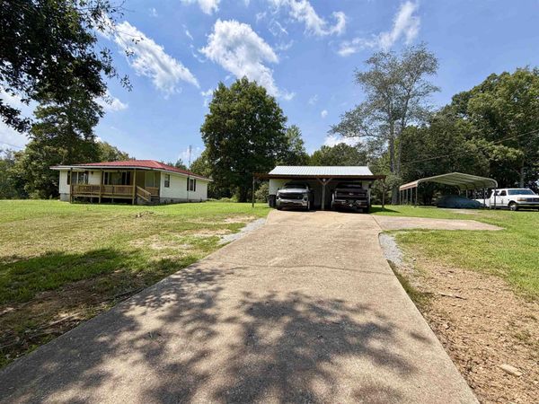 8409 Co Rd 61, Florence, AL 35634