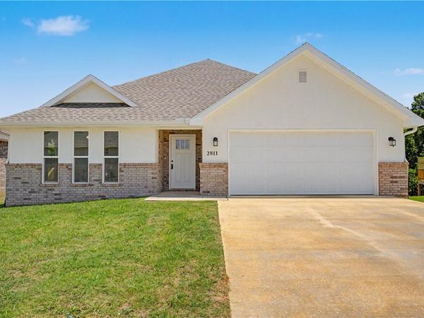 2811 Roe Deer Street , Springdale, AR 72762