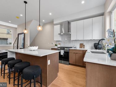 911 EMILY STREET , PHILADELPHIA, PA 19148