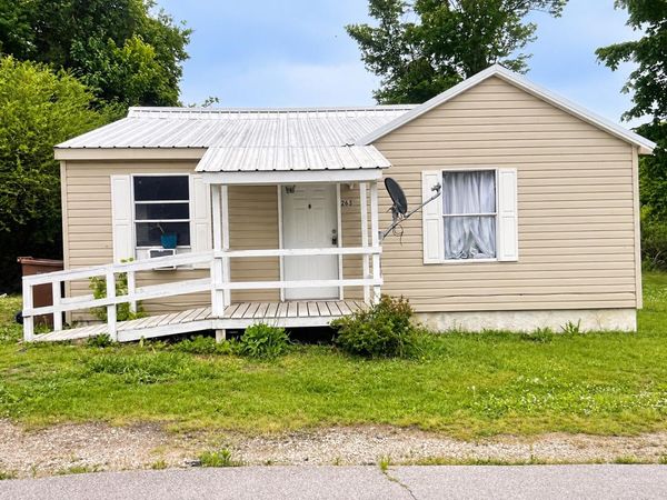 263 Reeves St , Lexington, TN 38351