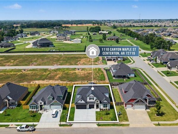 1110 Canyon Maple Street , Centerton, AR 72719