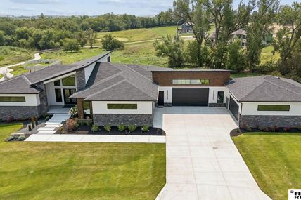10346 S 164 Street, Omaha, NE 68136