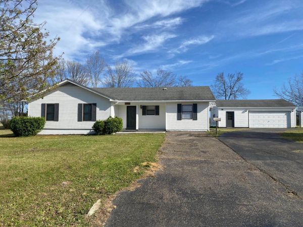 345 PAULINE DR , Adamsville, TN 38310