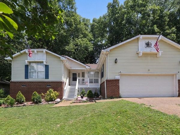 2560 Somerset Dr , Nashville, TN 37217