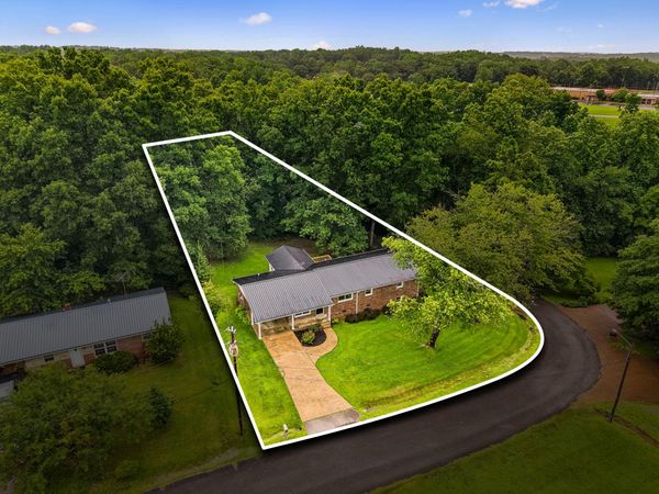 1416 Oakmont Circle , Centerville, TN 37033