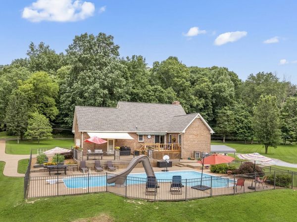 915 Rocky Hollow Rd , Erin, TN 37061