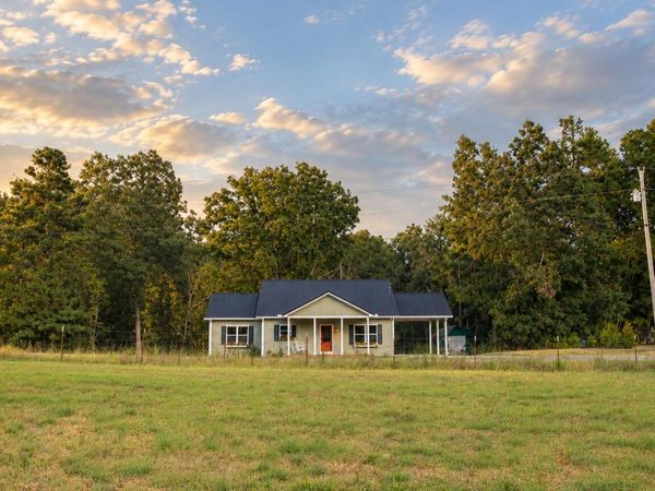 155 Mitchell ST , Hohenwald, TN 38462