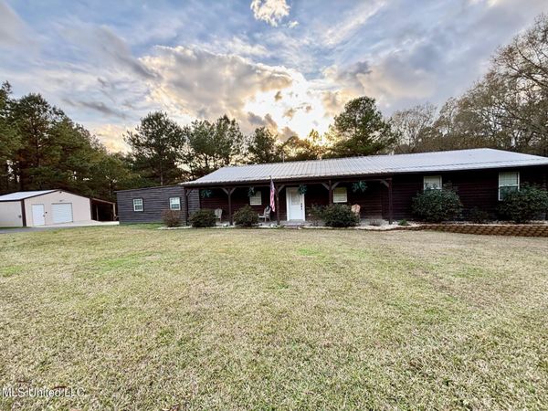 1614 Hwy 583 , Jayess, MS 39641