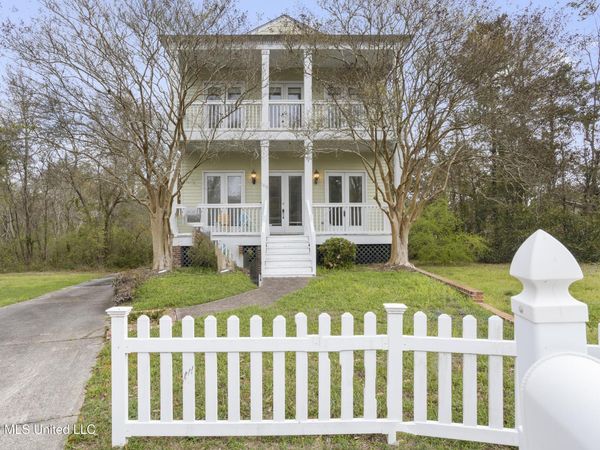 1618 Cypress Lane, Gulfport, MS 39507