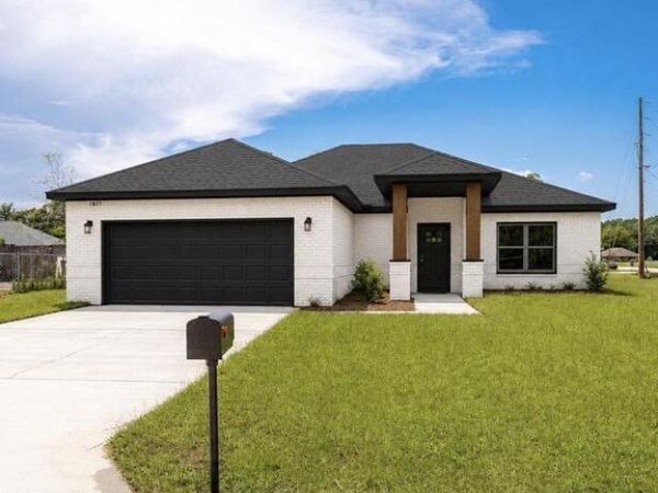 8908 Boxwood Lane, Gautier, MS 39553