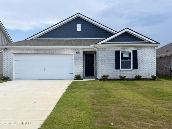 33 S Thorn Tree Street, Byhalia, MS 38611