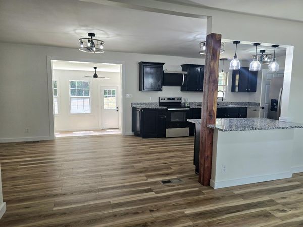 1606 Hilltop Dr , Lawrenceburg, TN 38464