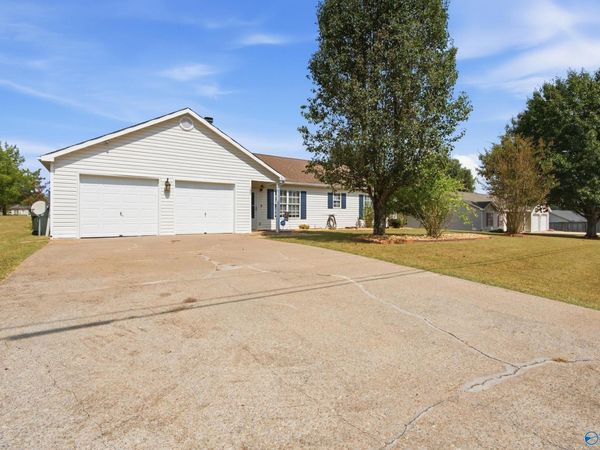 105 Thornhedge Trail, Toney, AL 35773