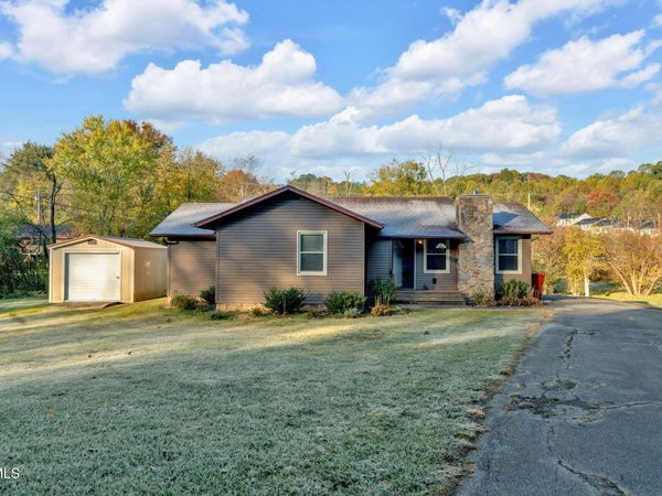 2 Broadwood Circle, Johnson City, TN 37604