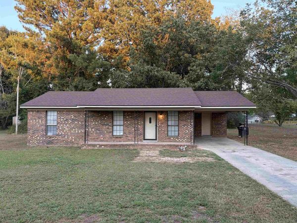 213 LINDA VISTA DR, Bolivar, TN 38008