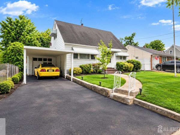 895 Apgar Terrace , Rahway, NJ 07065