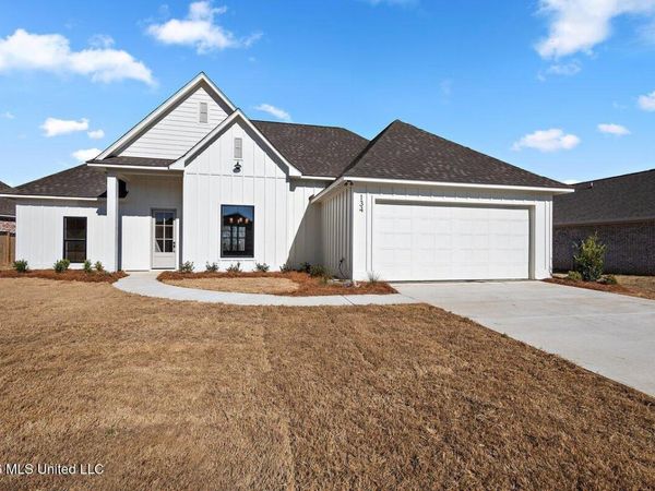 134 Hunters Way, Canton, MS 39046