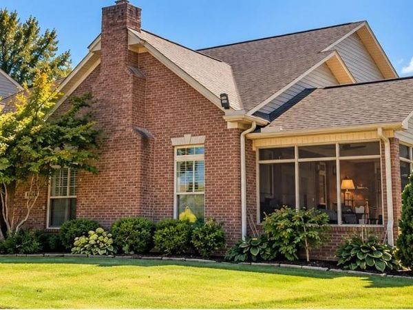 130 Victoria Circle SE, Decatur, AL 35603