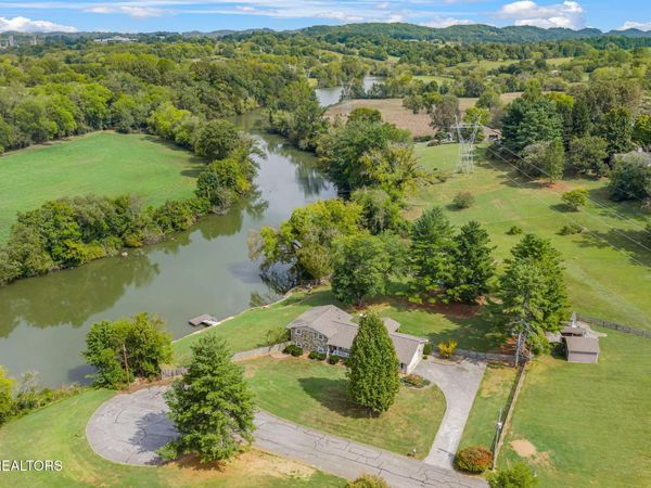 224 Springvale Lane , Rockford, TN 37853