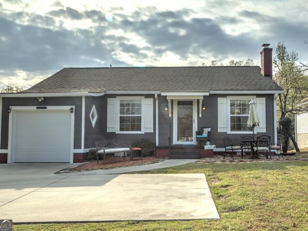 1005 S Crest Road, Rossville, GA 30741