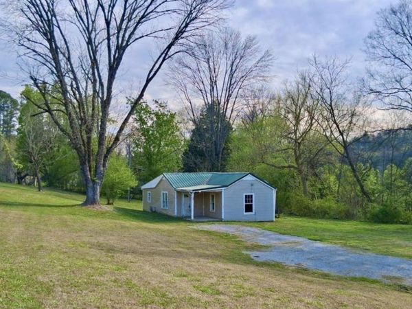 1370 Old Graysville Rd , Dayton, TN 37321